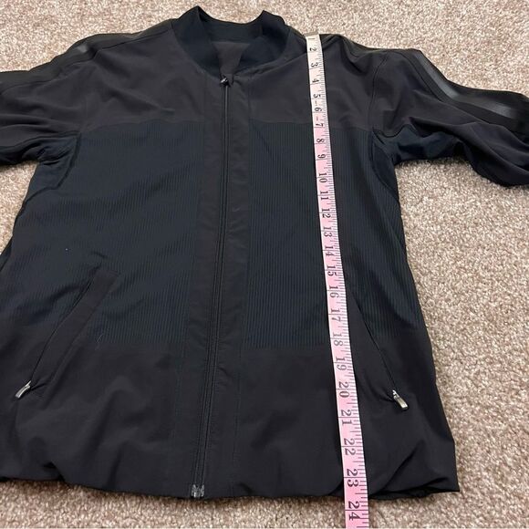 Lululemon Lightweight Bomber - Picture 5 of 10
